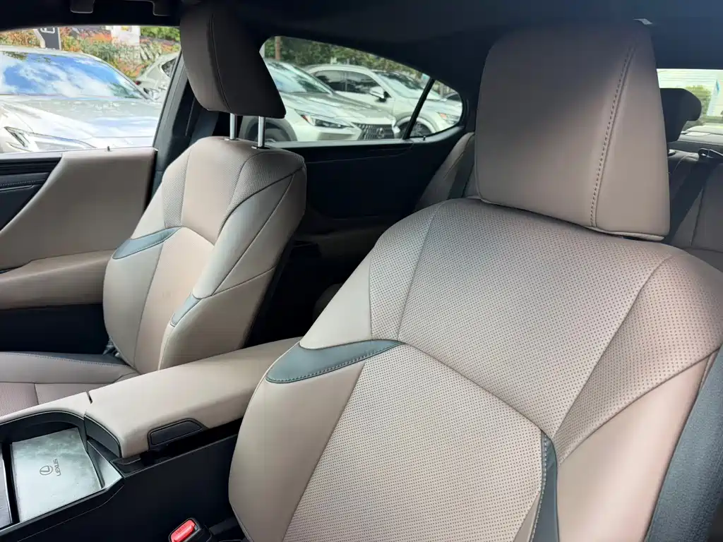Lexus ES — миниатюра 9