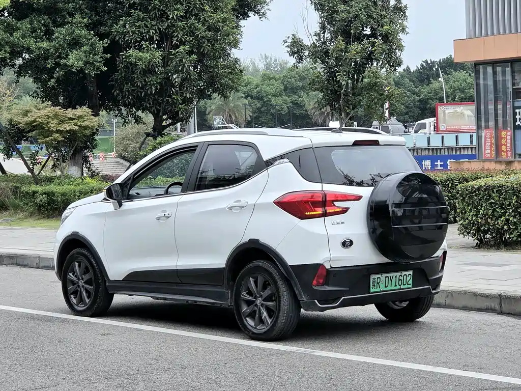 BYD Yuan EV — миниатюра 7
