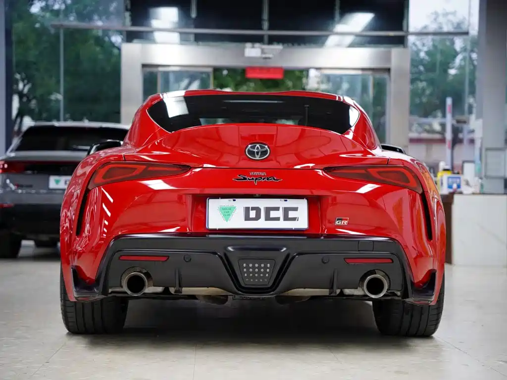 Toyota Supra — миниатюра 8