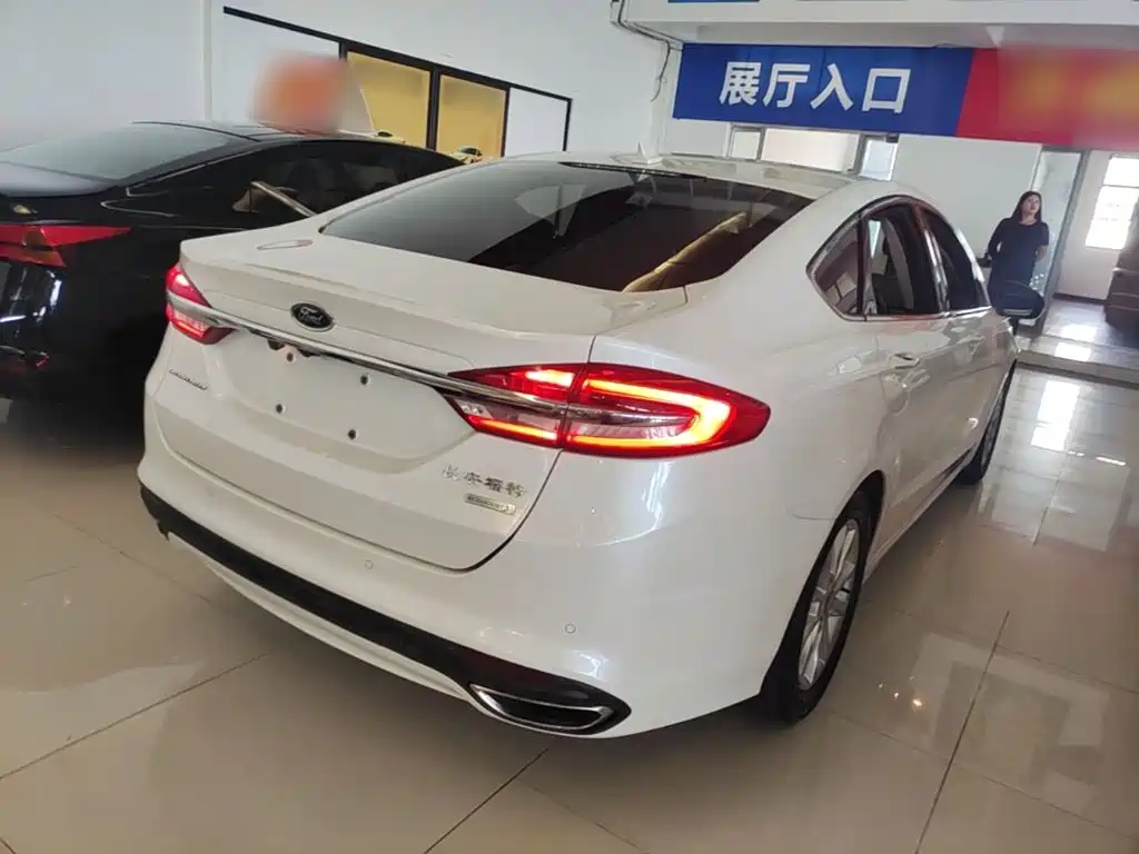 Ford Mondeo — миниатюра 7