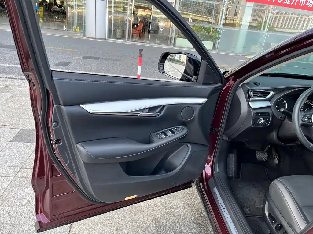 Infiniti QX50 — миниатюра 13