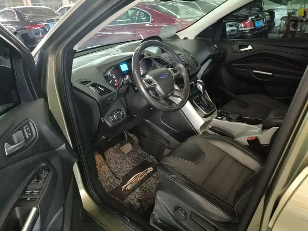 Ford Kuga — миниатюра 16
