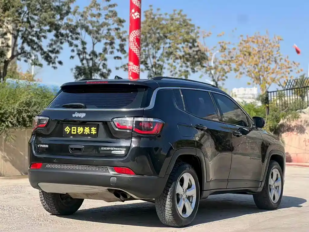 Jeep Compass — миниатюра 7