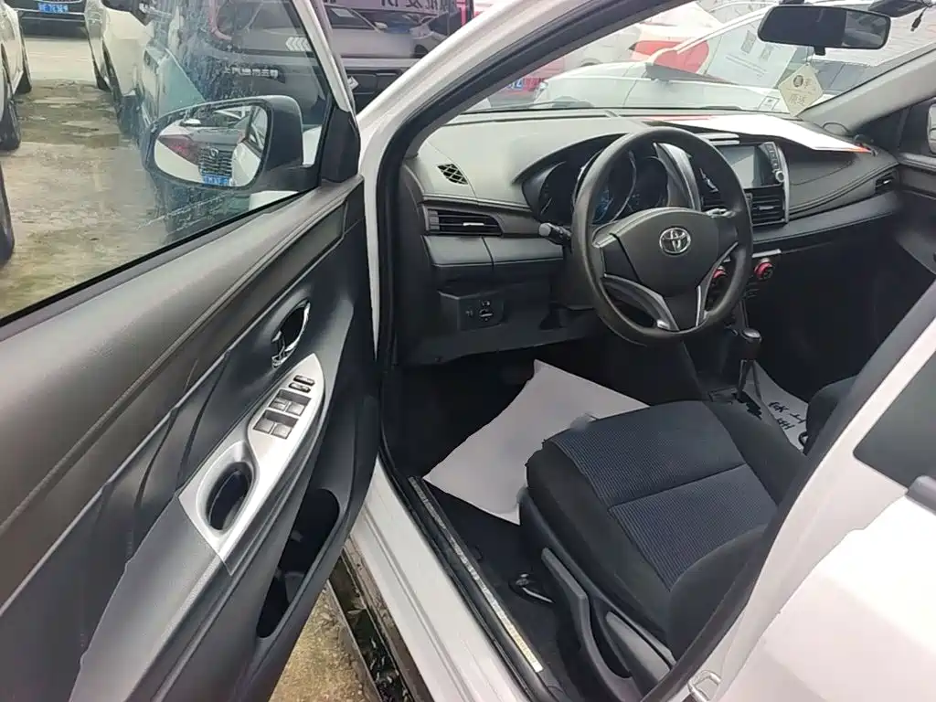 Toyota Yaris L — миниатюра 16