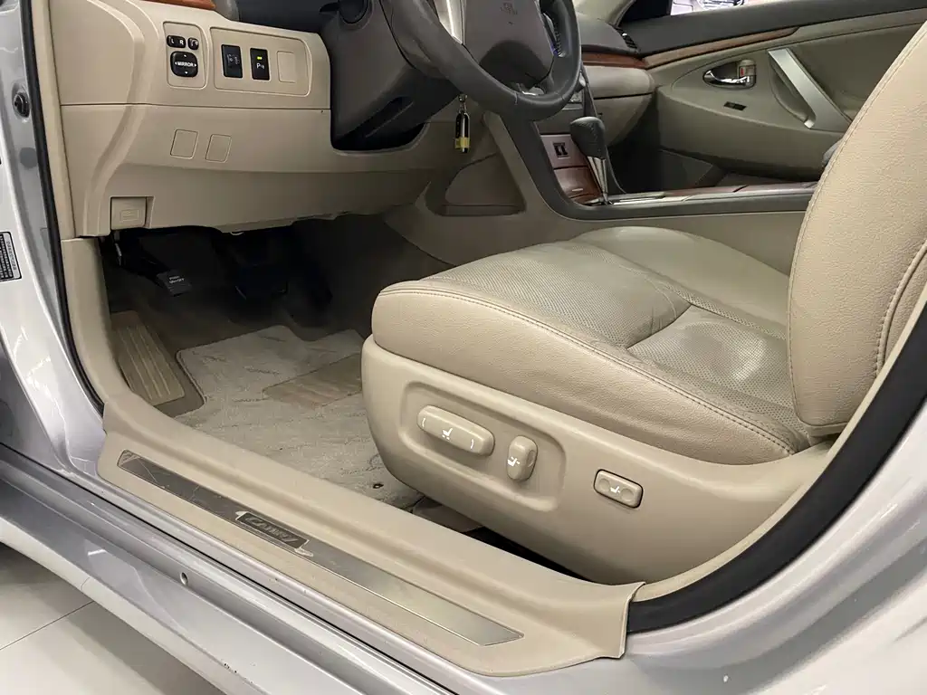 Toyota Camry — миниатюра 29