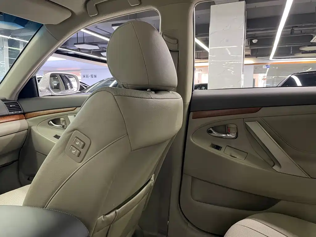 Toyota Camry — миниатюра 34