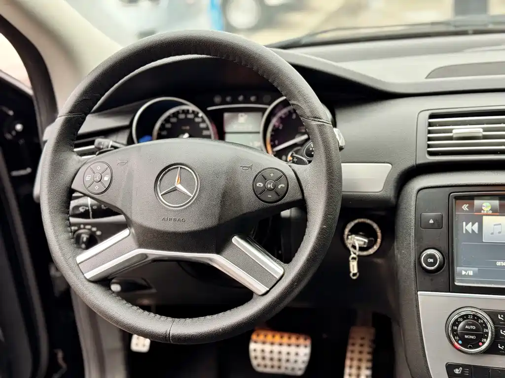 Mercedes-Benz R 2014 R 320 4MATIC