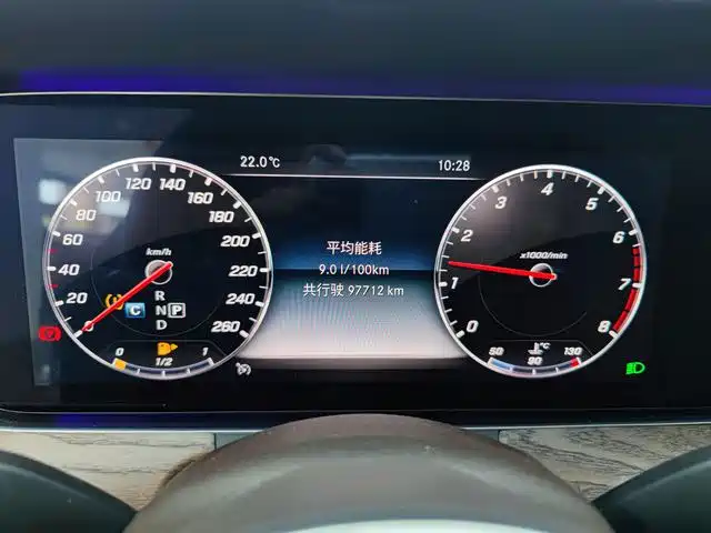Mercedes-Benz E-Class — миниатюра 14