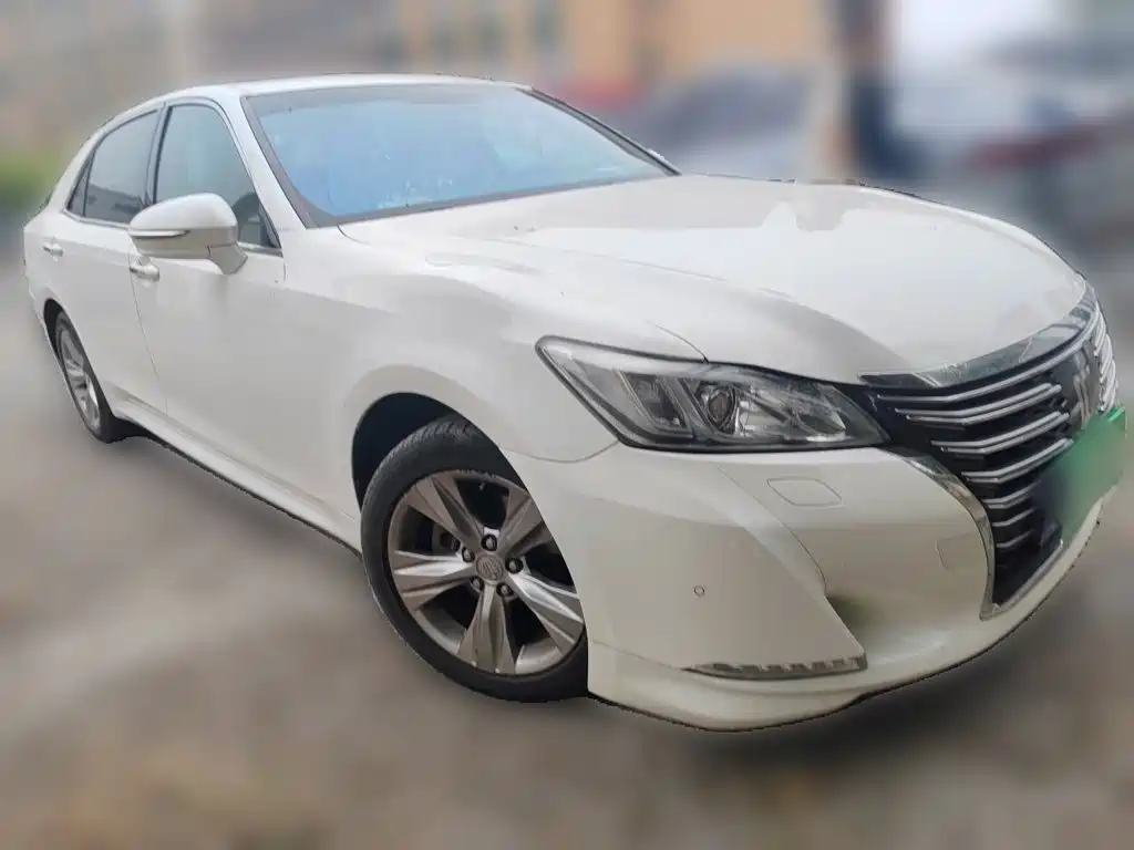 Toyota Crown — миниатюра 3
