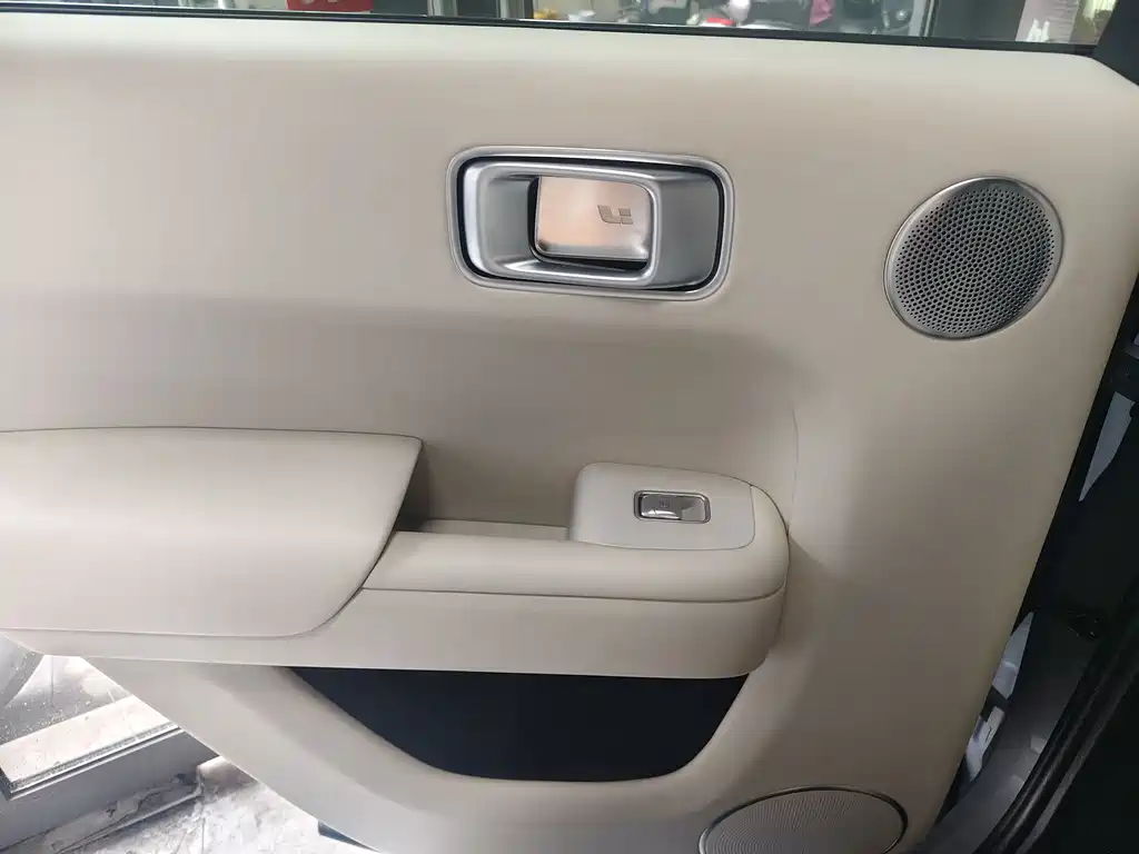 Li Auto Li L8 — миниатюра 10