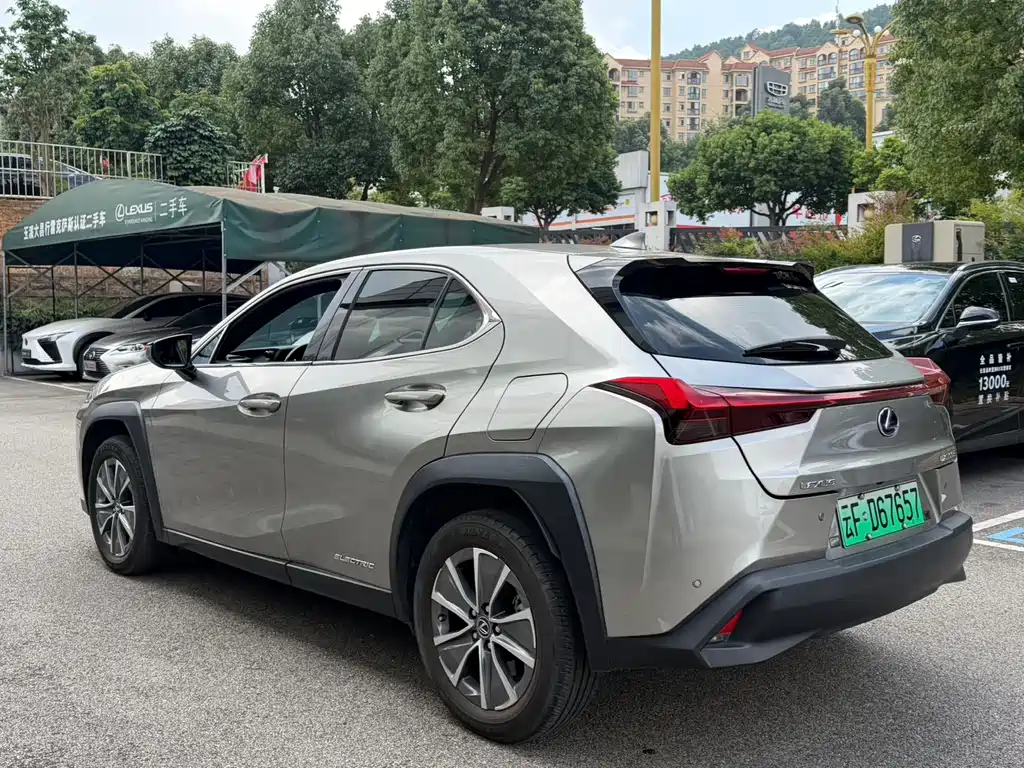 Lexus UX New Energy — миниатюра 3