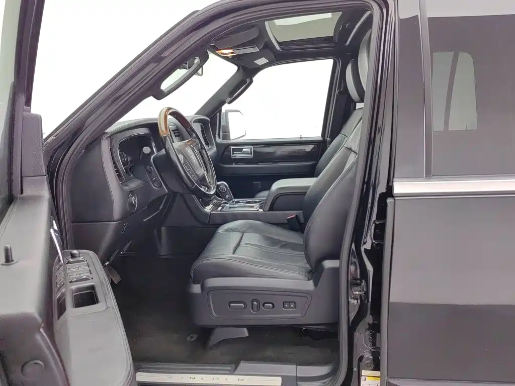 Lincoln Navigator — миниатюра 10