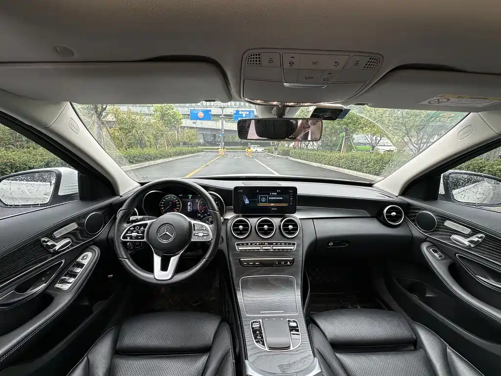 Mercedes-Benz C-Class — миниатюра 12