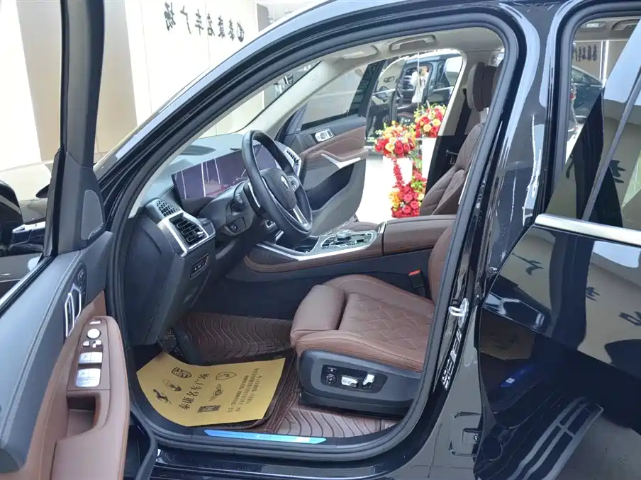 BMW X7 - фото 4