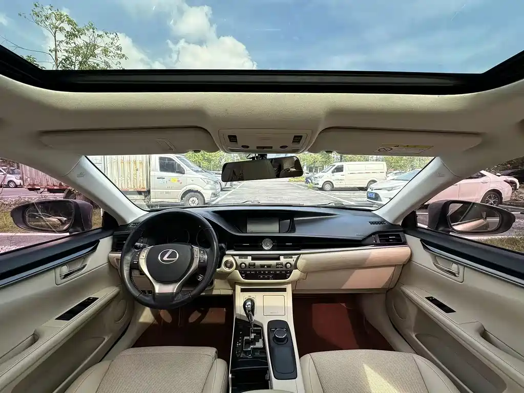 Lexus ES — миниатюра 12