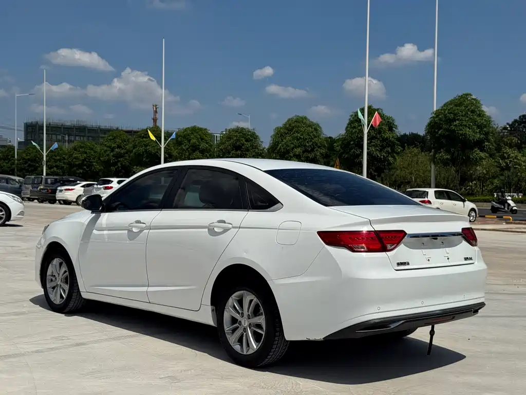 Geely Emgrand GL — миниатюра 7