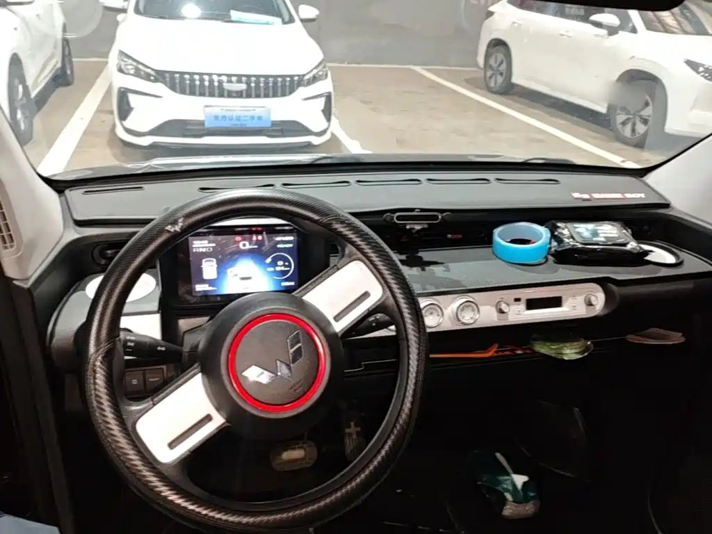 Wuling MINIEV — миниатюра 10