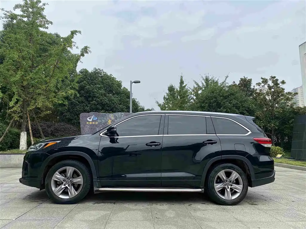 Toyota Highlander — миниатюра 10