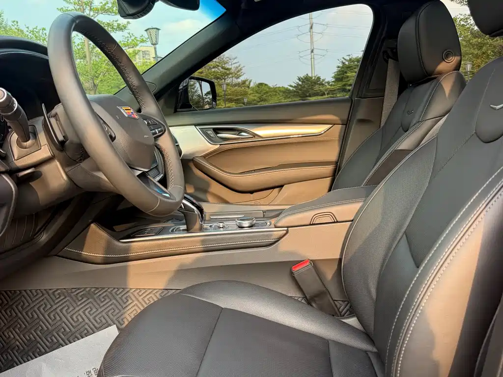 Cadillac CT5 — миниатюра 11