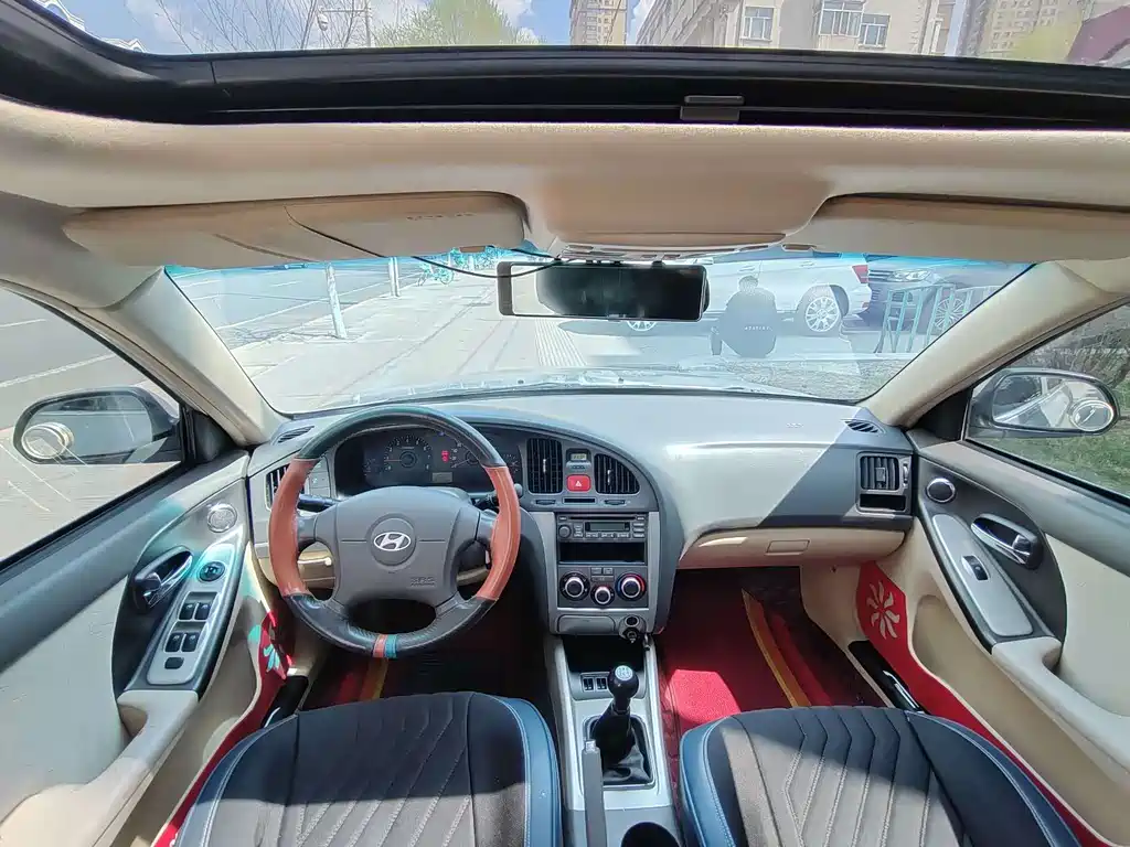 Hyundai Elantra — миниатюра 8