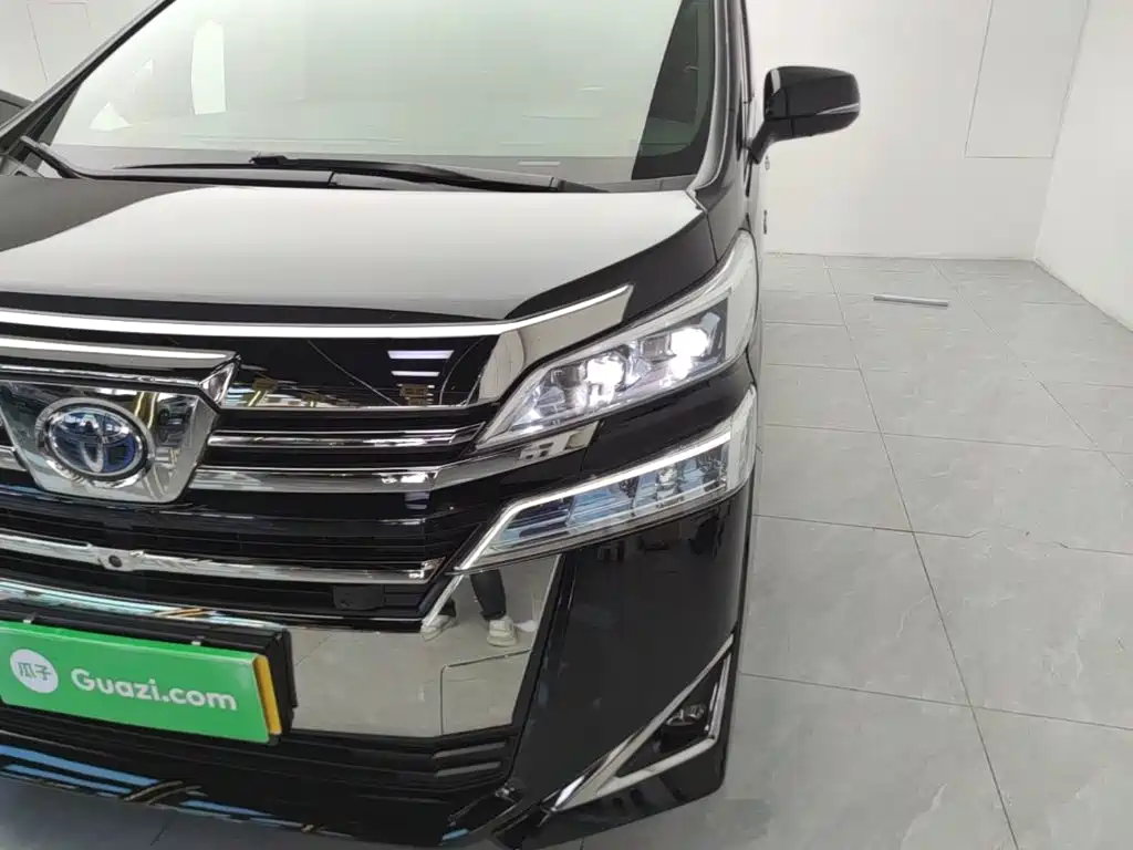 Toyota Vellfire — миниатюра 24