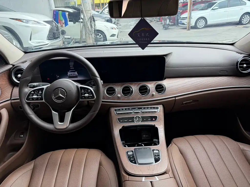 Mercedes-Benz E-Class — миниатюра 5