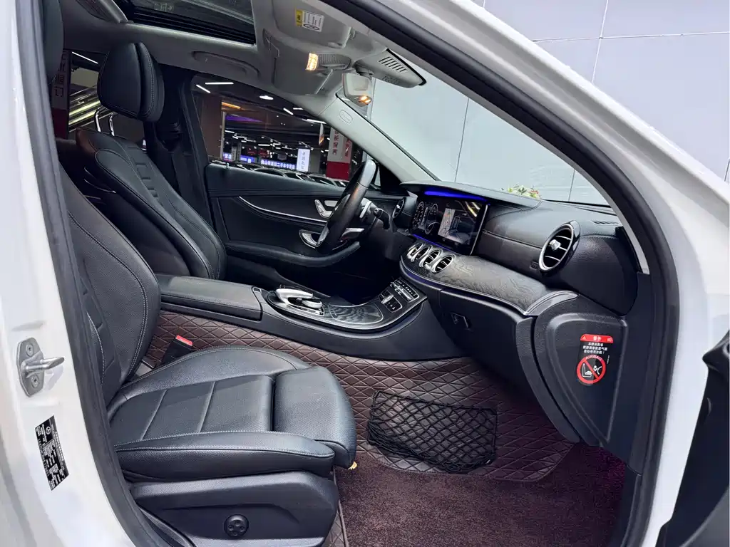 Mercedes-Benz E-Class — миниатюра 17