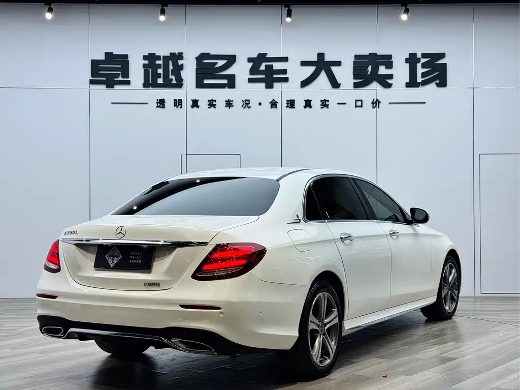 Mercedes-Benz E-Class — миниатюра 7