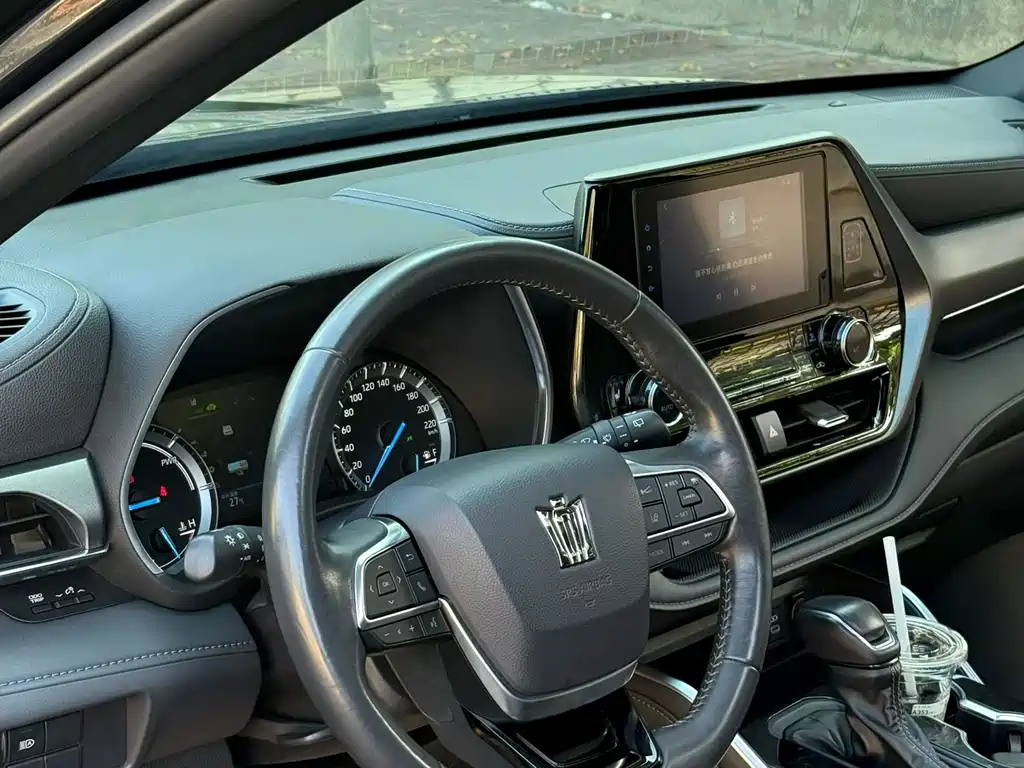 Toyota Crown Kluger 2.5L HEV 4WD Luxury Edition, фото 3