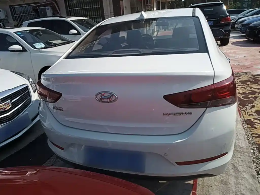 Hyundai Verna — миниатюра 6