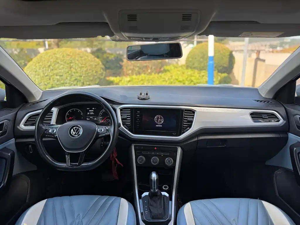 Volkswagen T-Roc — миниатюра 9