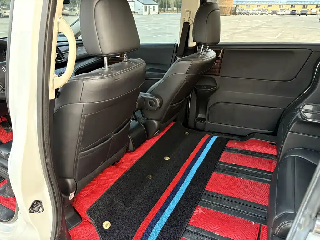 Honda Elysion — миниатюра 13