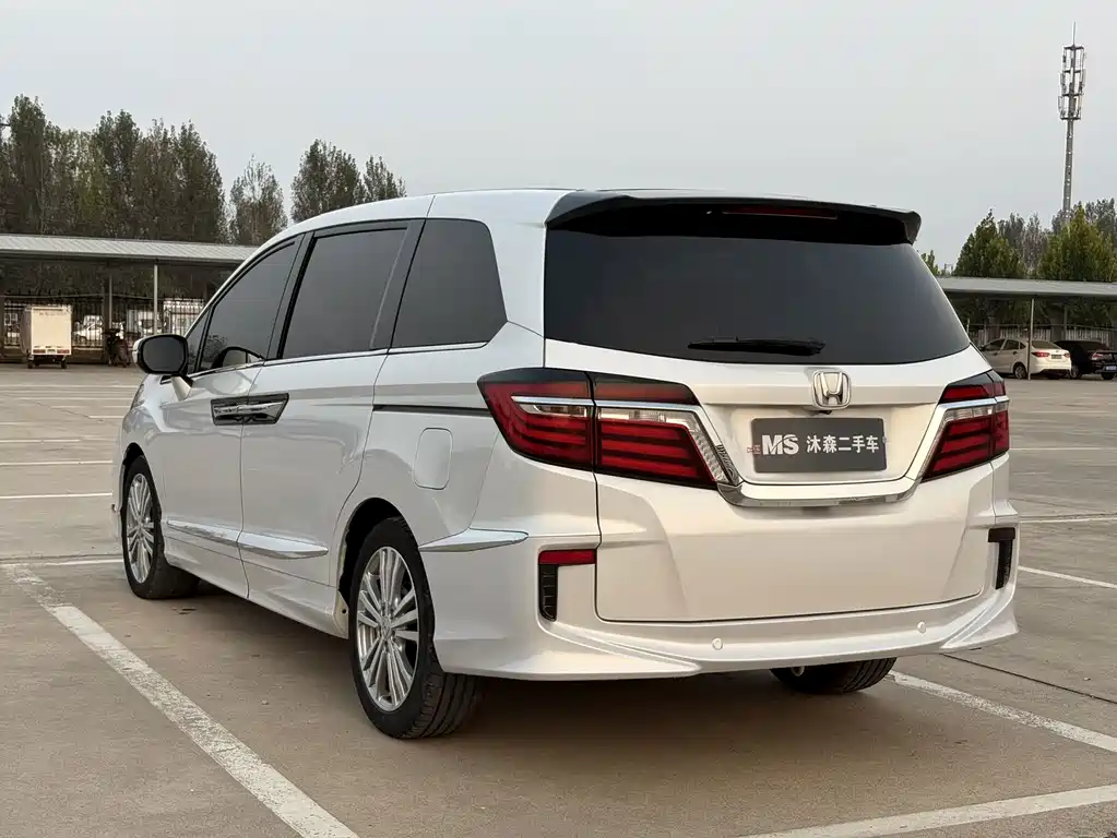 Honda Elysion — миниатюра 6