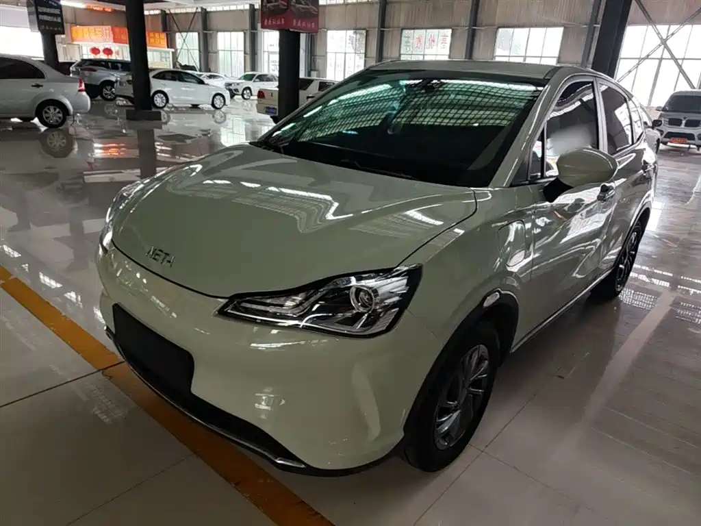 Neta Neta V 2022
