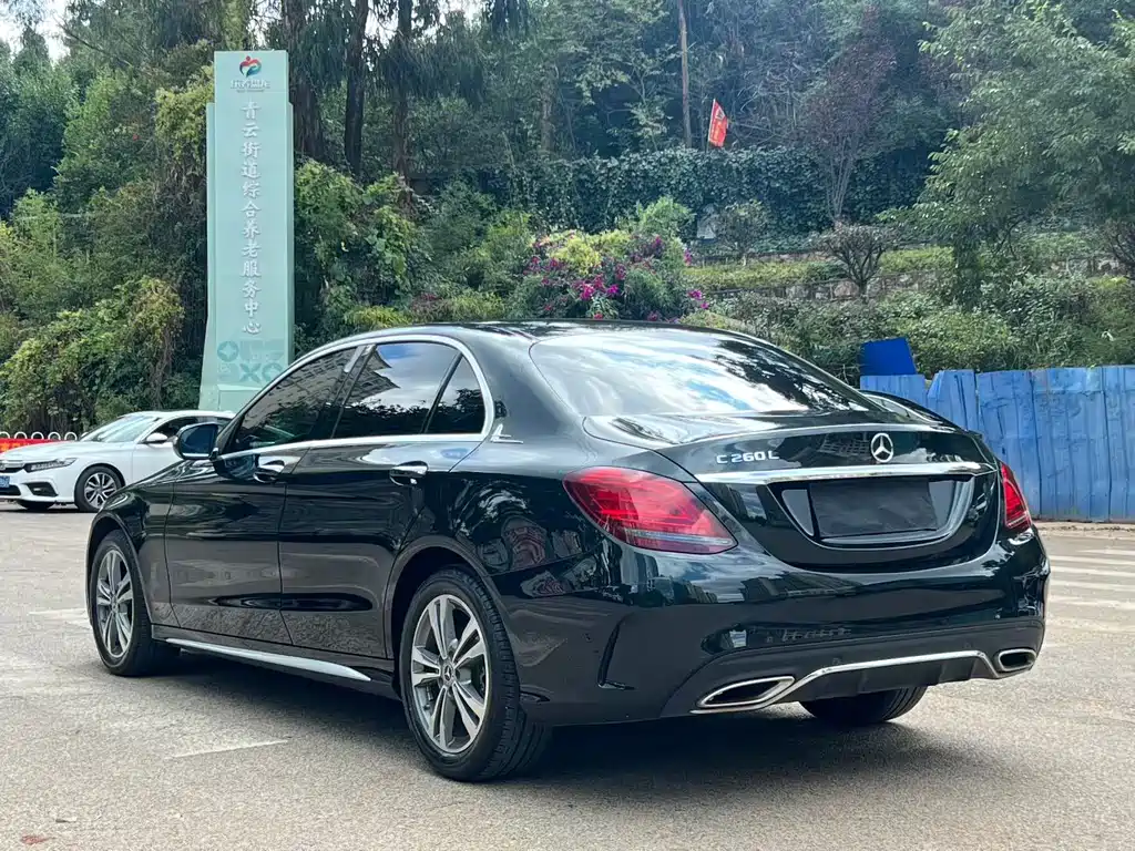 Mercedes-Benz C-Class — миниатюра 7