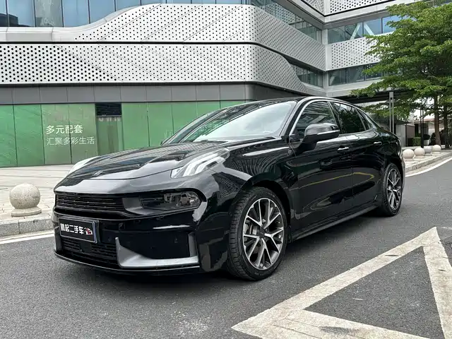 2019 Lynk & Co 03