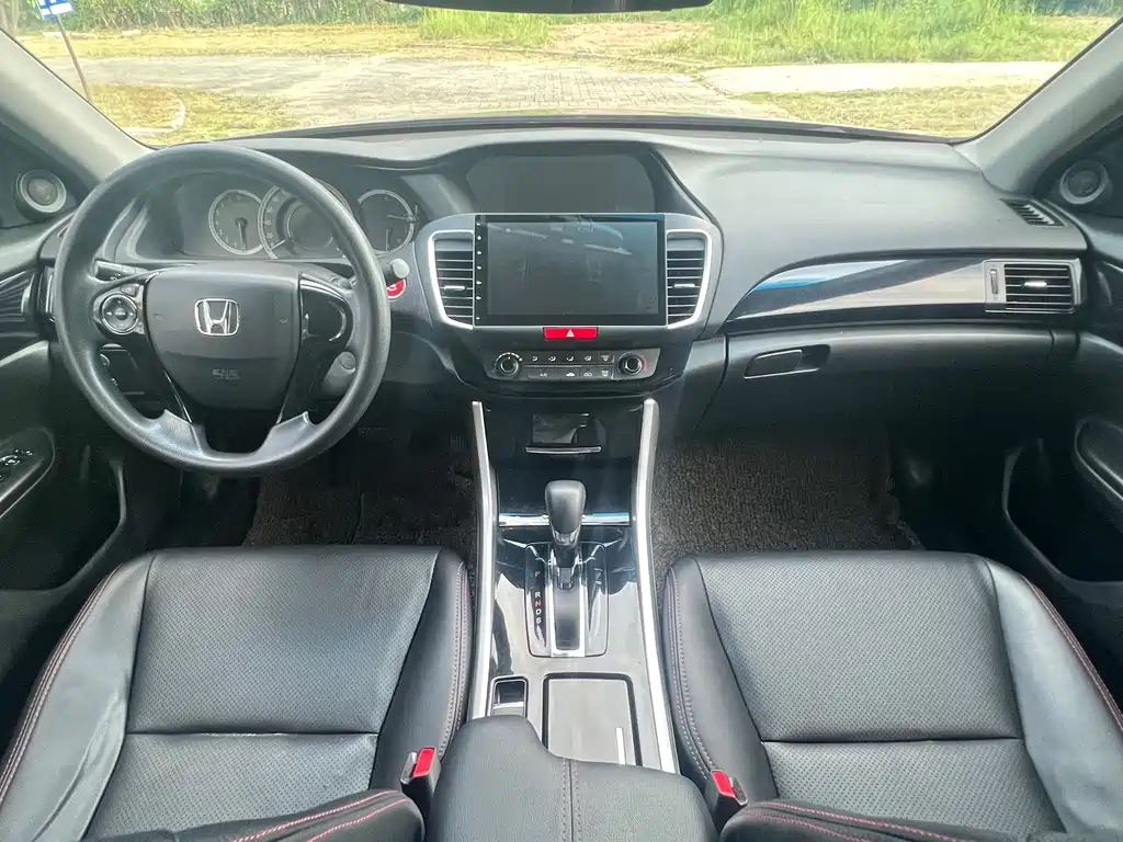 Honda Accord — миниатюра 12