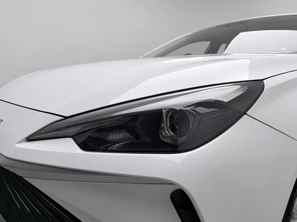 Roewe i5 — миниатюра 7