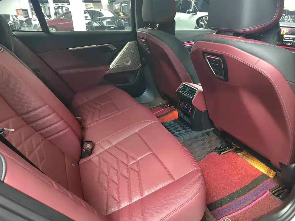 BMW 5 Series — миниатюра 15