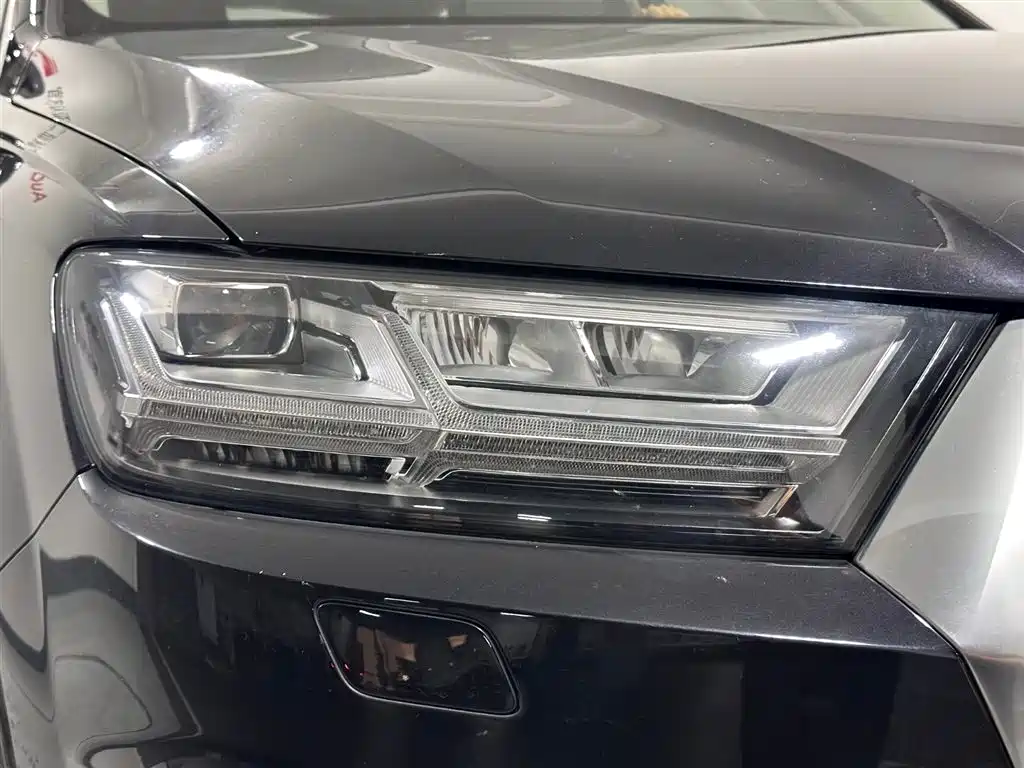 Audi Q7 — миниатюра 14