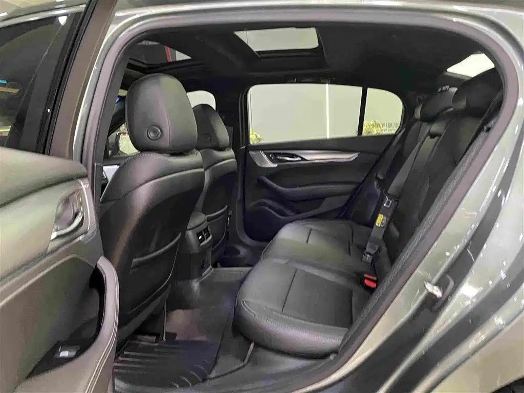 Cadillac CT5 — миниатюра 7