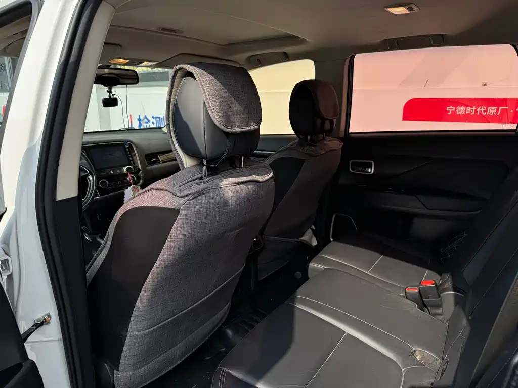 Mitsubishi Outlander — миниатюра 3