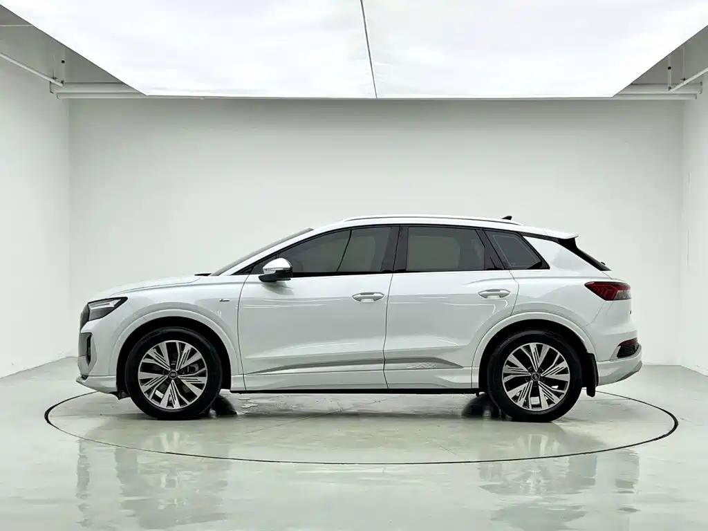 Audi Q4 e-tron — миниатюра 7