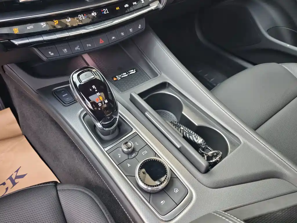 Cadillac CT5 — миниатюра 12
