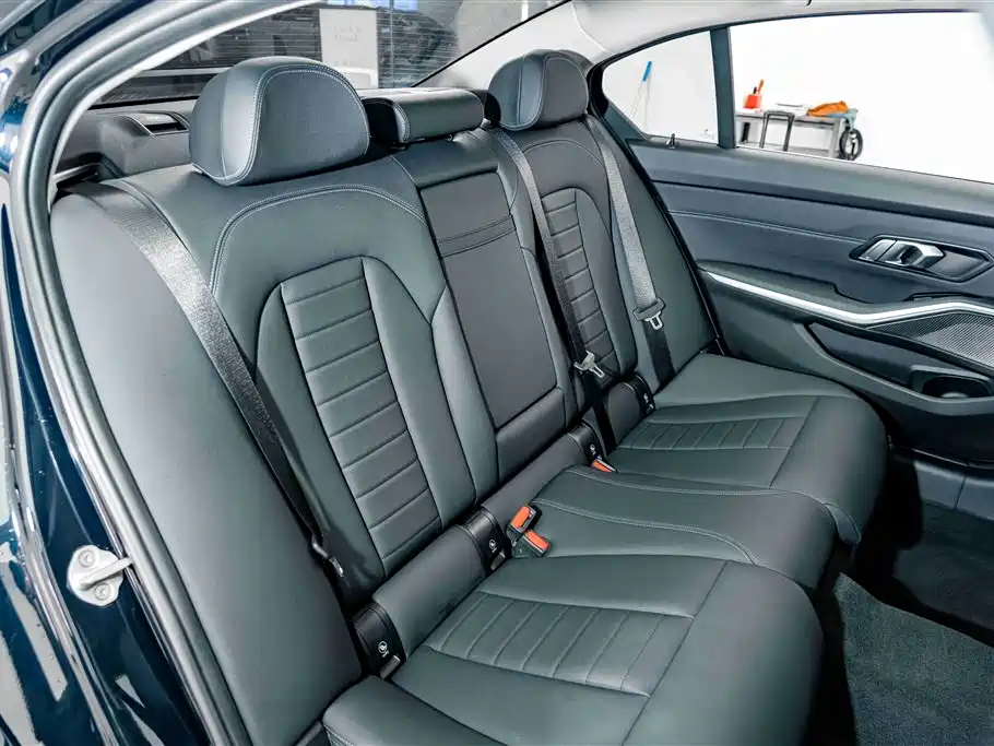 BMW 3 Series — миниатюра 21