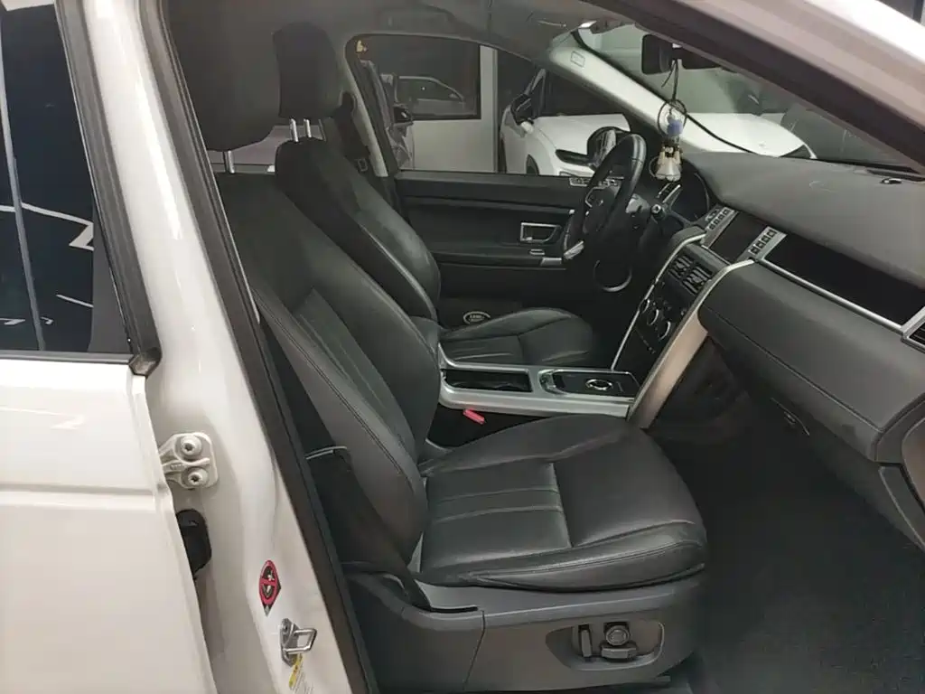 Land Rover Discovery Sport — миниатюра 25