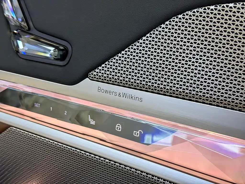 BMW 7 Series — миниатюра 14