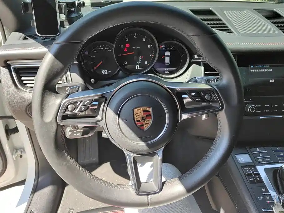 Porsche Macan — миниатюра 15