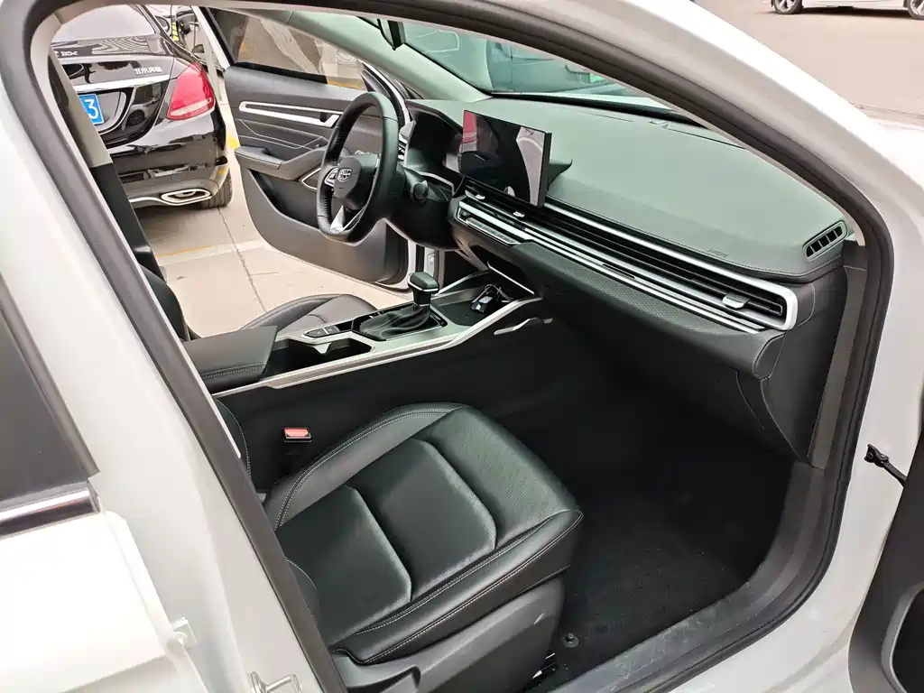 Geely Emgrand — миниатюра 7