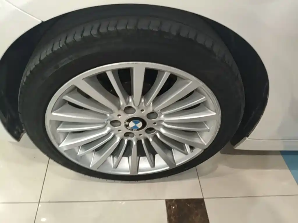 BMW 3 Series — миниатюра 23